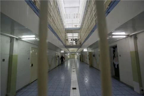 Μαστίγωμα στον Κορυδαλλό: Ο υπαρχιφύλακας δεν μπορούσε να κουνήσει τα χέρια του από τα χτυπήματα των Αλβανών